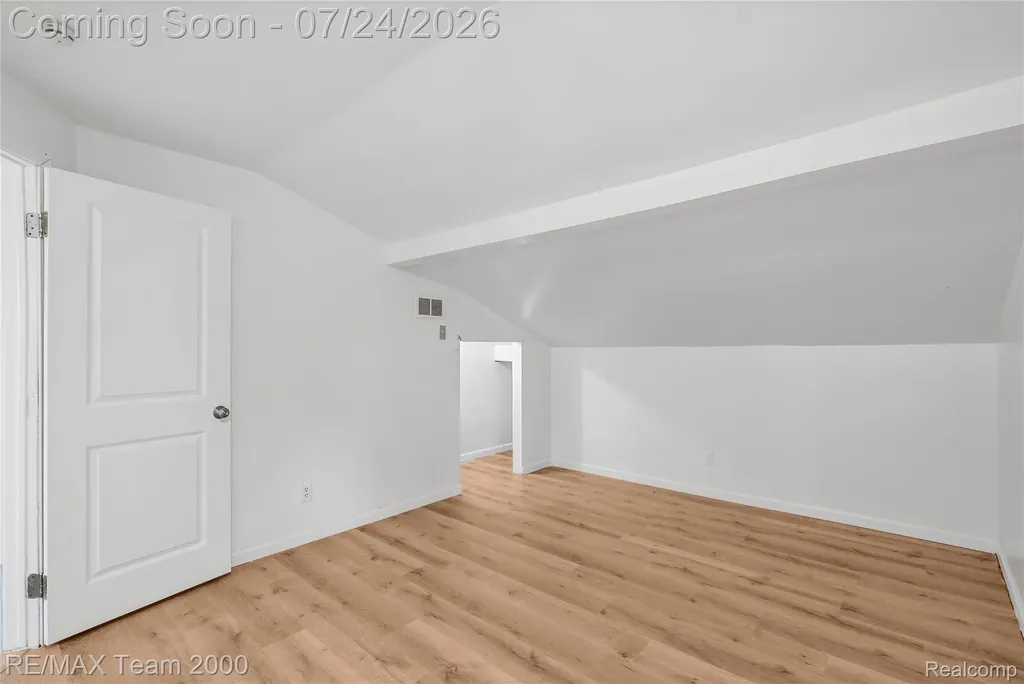 19615 Eastwood Drive Harper Woods City MI 48225