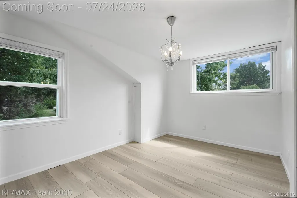 19615 Eastwood Drive Harper Woods City MI 48225