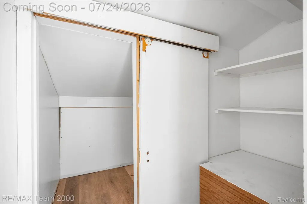 19615 Eastwood Drive Harper Woods City MI 48225