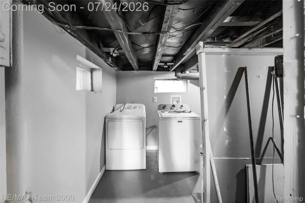 19615 Eastwood Drive Harper Woods City MI 48225