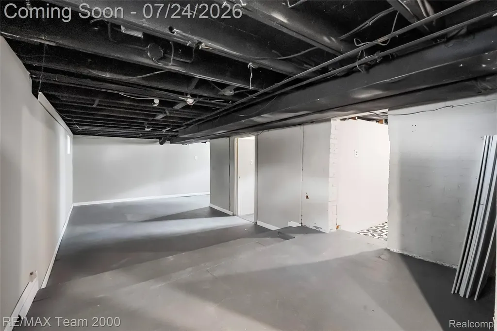 19615 Eastwood Drive Harper Woods City MI 48225