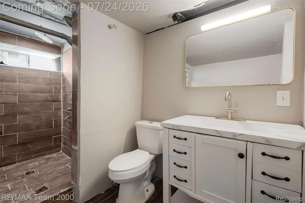 19615 Eastwood Drive Harper Woods City MI 48225