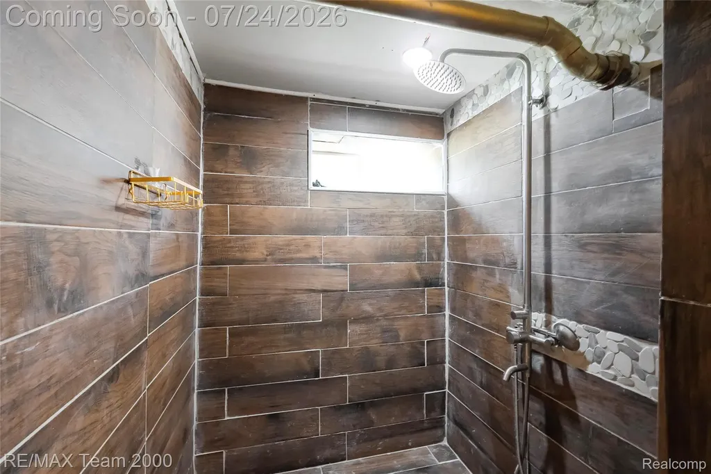 19615 Eastwood Drive Harper Woods City MI 48225