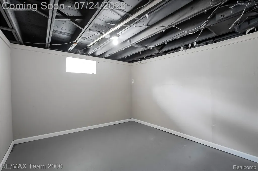 19615 Eastwood Drive Harper Woods City MI 48225