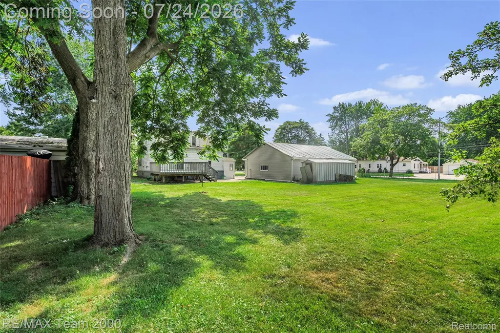 19615 Eastwood Drive Harper Woods City MI 48225