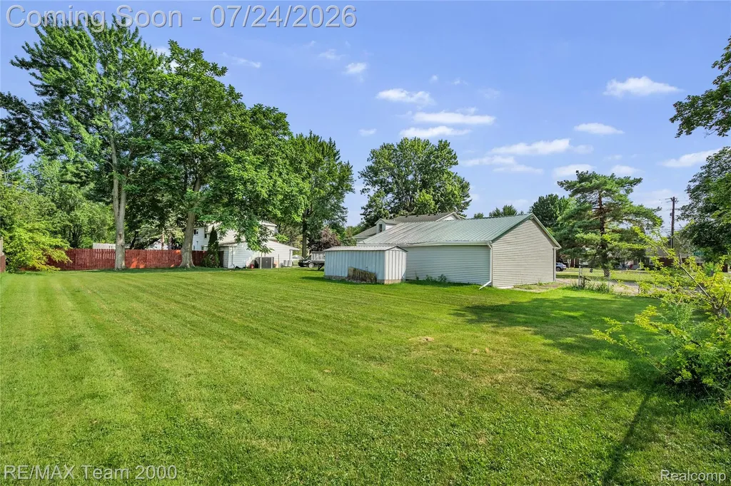19615 Eastwood Drive Harper Woods City MI 48225
