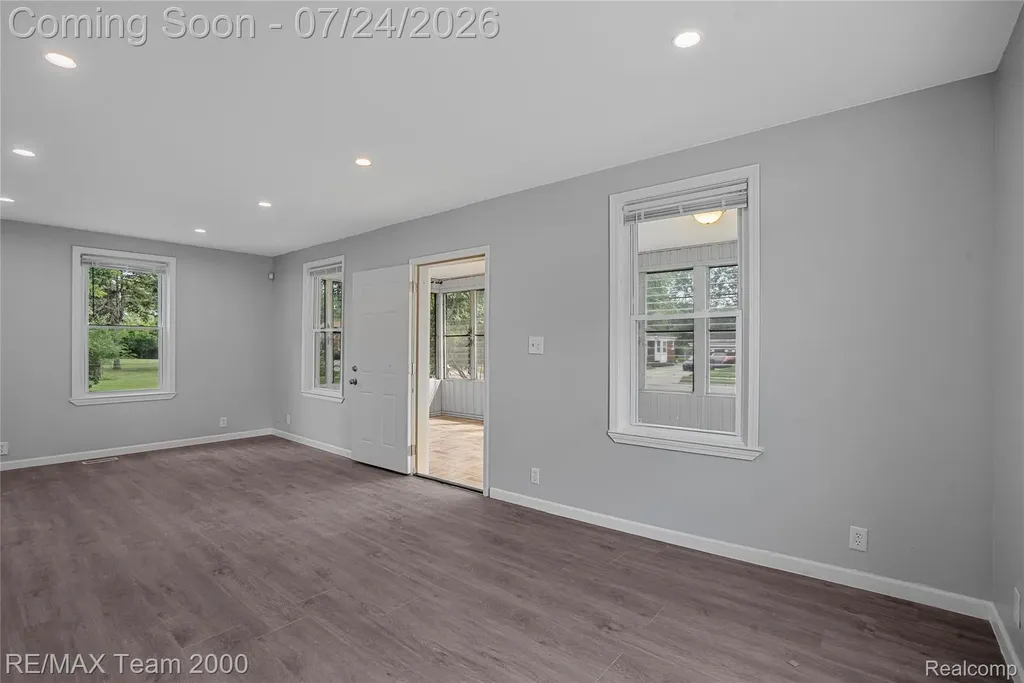 19615 Eastwood Drive Harper Woods City MI 48225