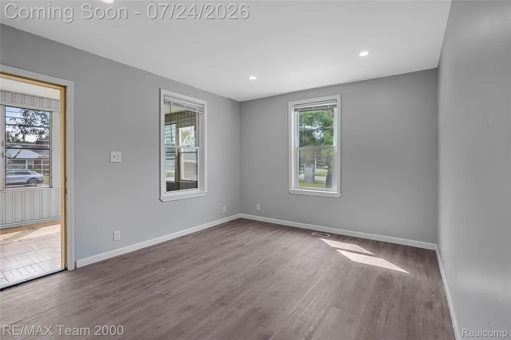 19615 Eastwood Drive Harper Woods City MI 48225
