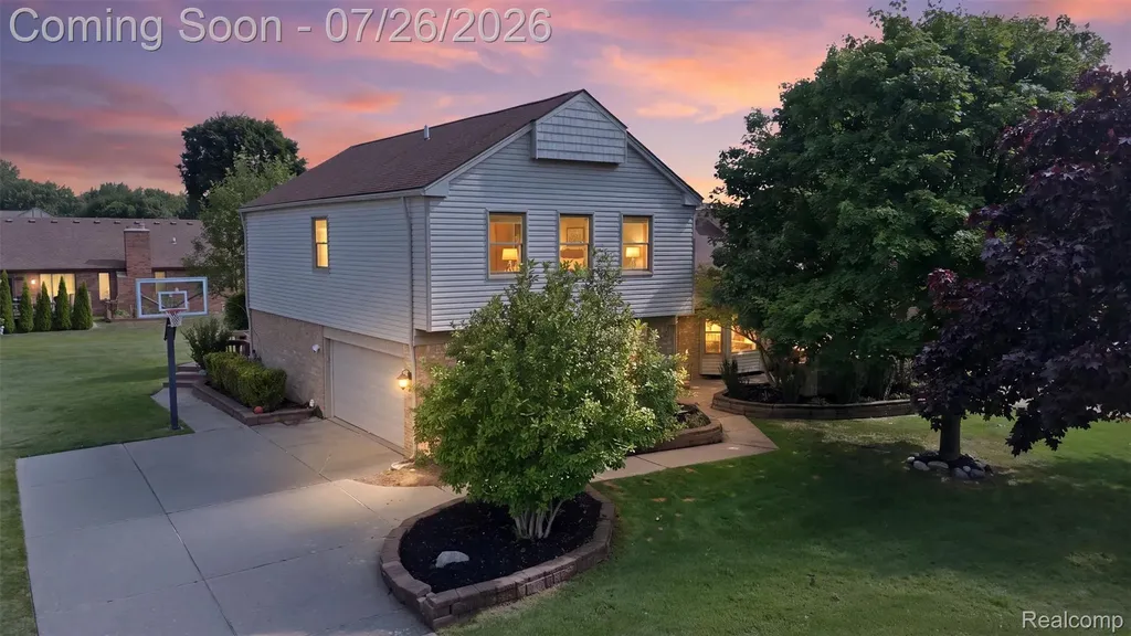 34678 Pembroke Avenue Livonia City MI 48152
