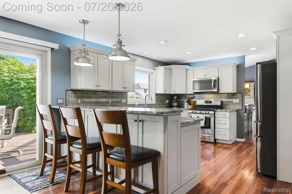 34678 Pembroke Avenue Livonia City MI 48152