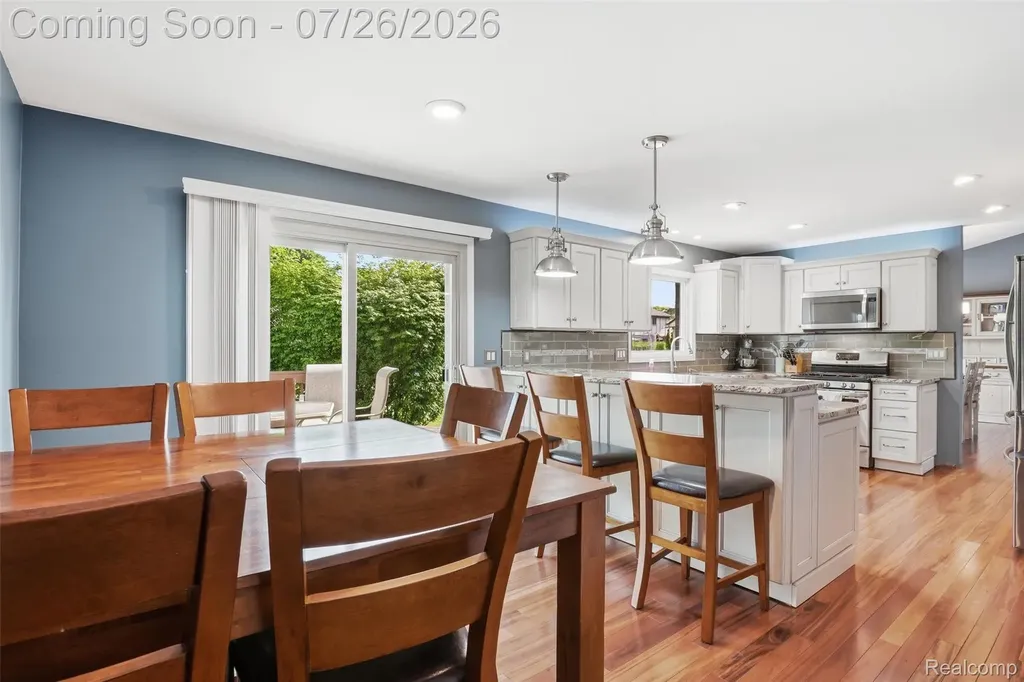 34678 Pembroke Avenue Livonia City MI 48152