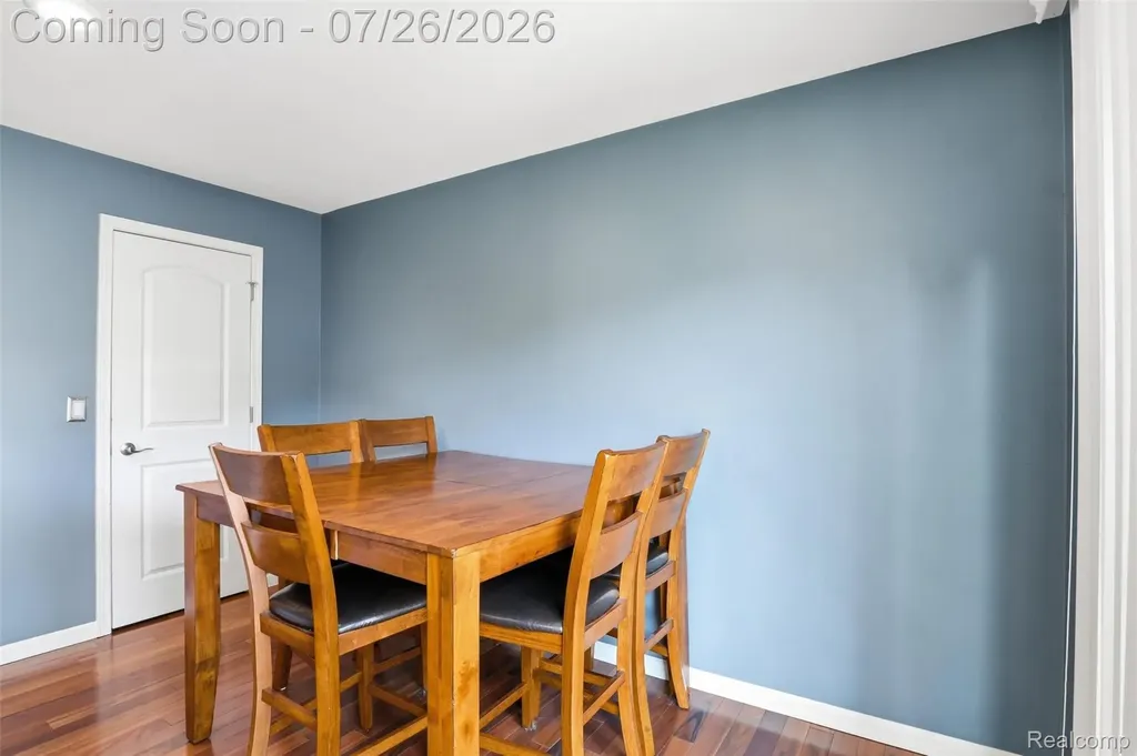 34678 Pembroke Avenue Livonia City MI 48152