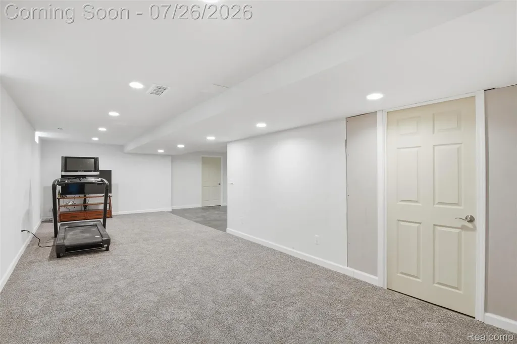 34678 Pembroke Avenue Livonia City MI 48152