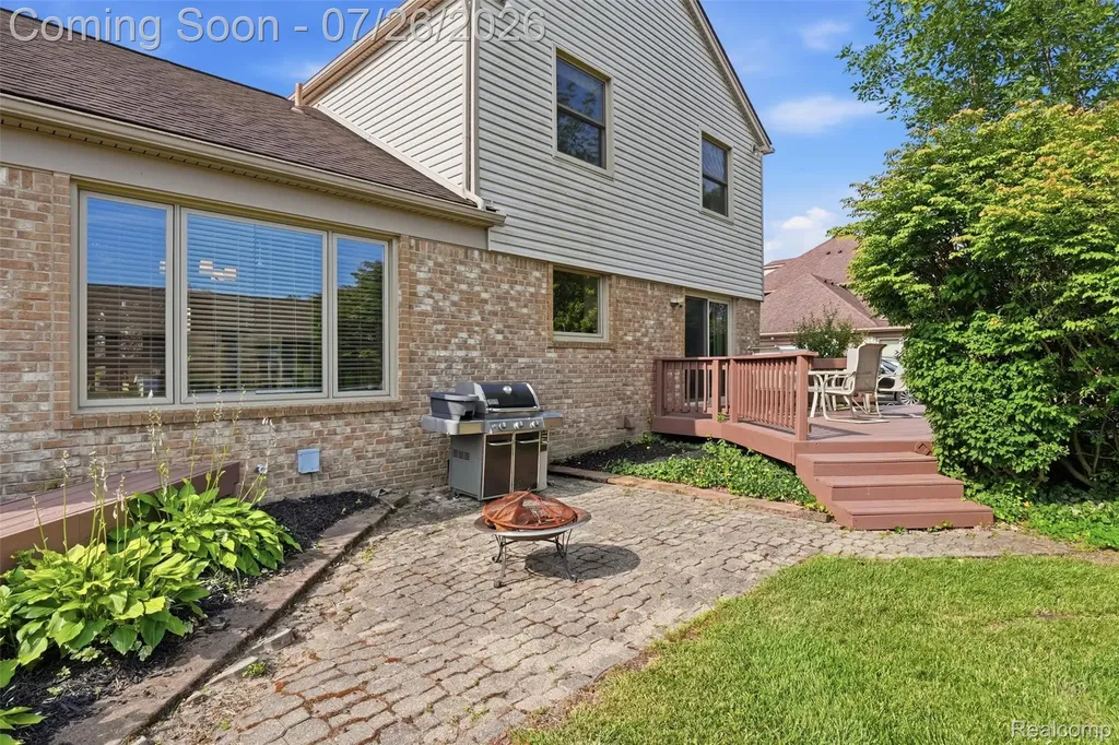 34678 Pembroke Avenue Livonia City MI 48152