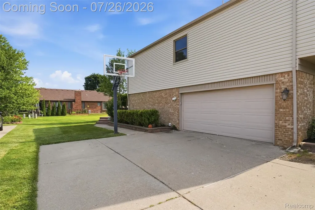 34678 Pembroke Avenue Livonia City MI 48152