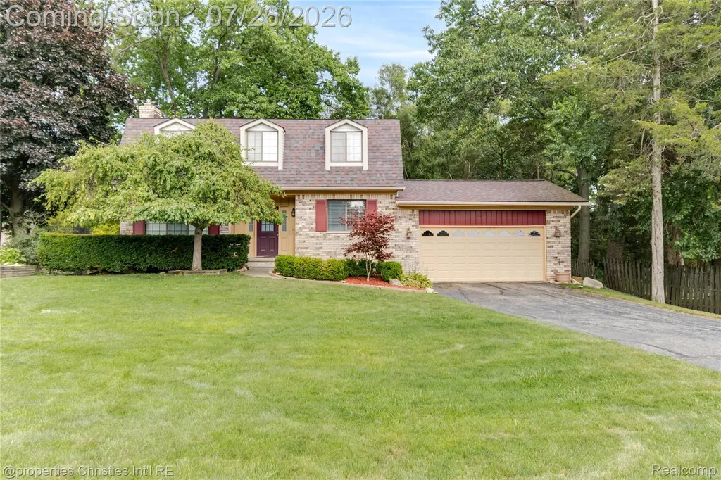 1317 S Williams Lake Road Waterford Charter Township MI 48327