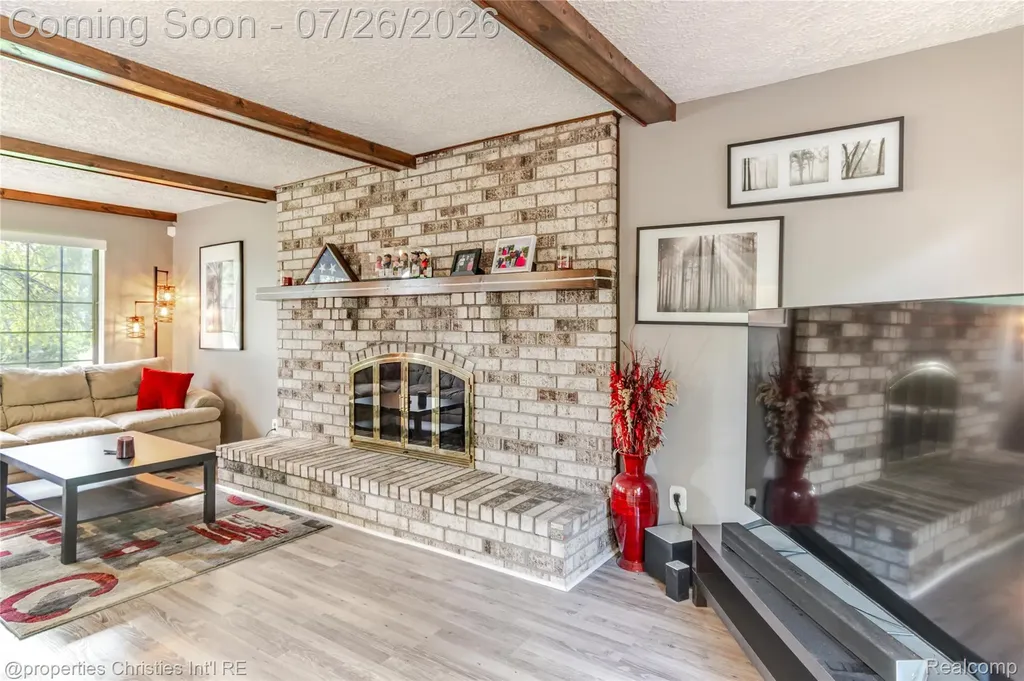 1317 S Williams Lake Road Waterford Charter Township MI 48327