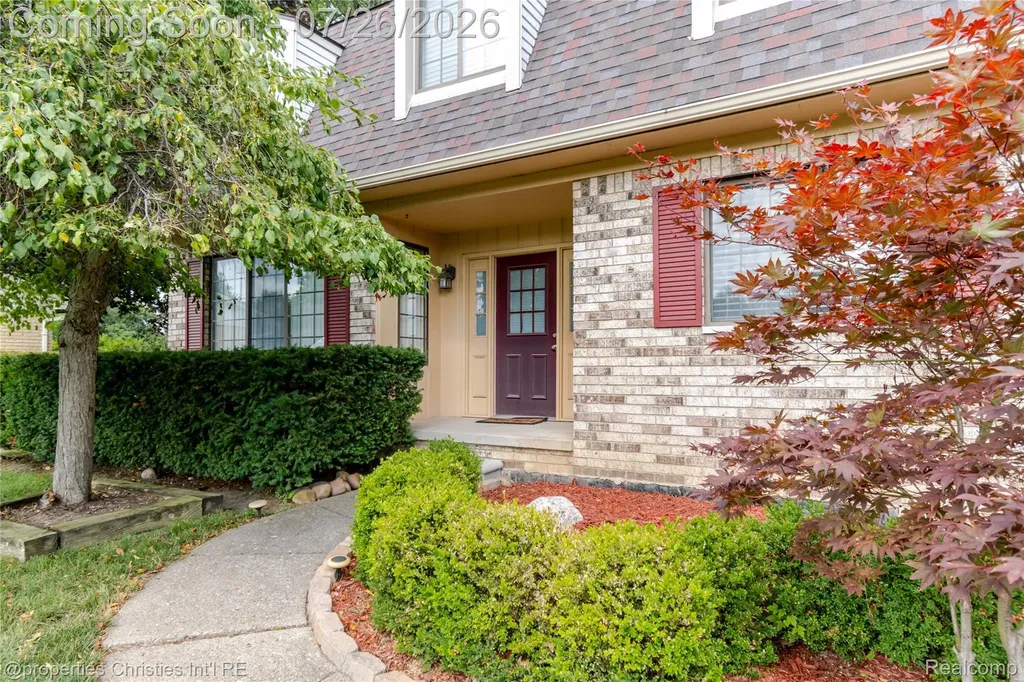 1317 S Williams Lake Road Waterford Charter Township MI 48327