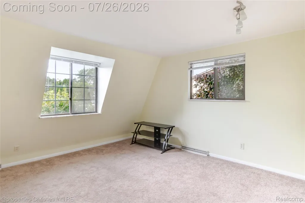 1317 S Williams Lake Road Waterford Charter Township MI 48327