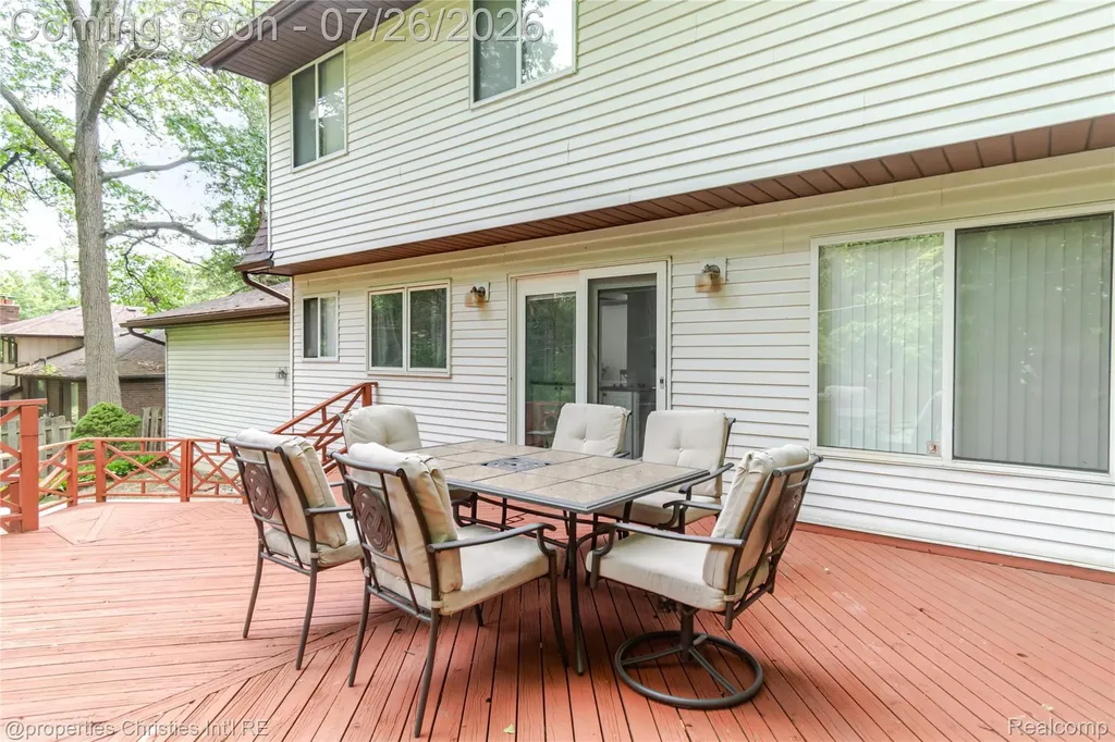 1317 S Williams Lake Road Waterford Charter Township MI 48327