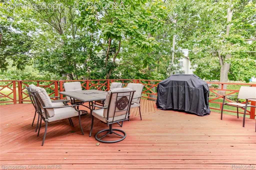 1317 S Williams Lake Road Waterford Charter Township MI 48327