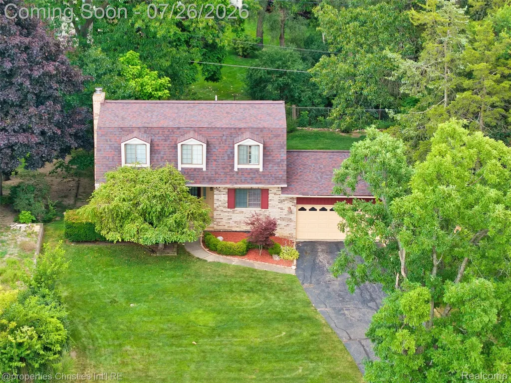 1317 S Williams Lake Road Waterford Charter Township MI 48327