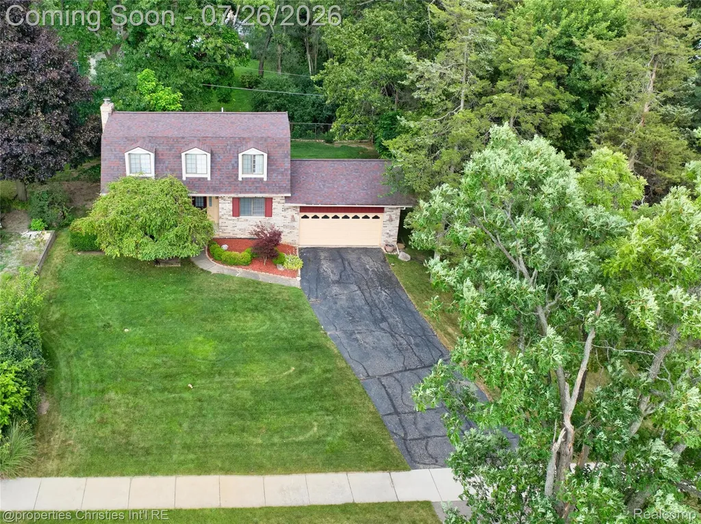 1317 S Williams Lake Road Waterford Charter Township MI 48327