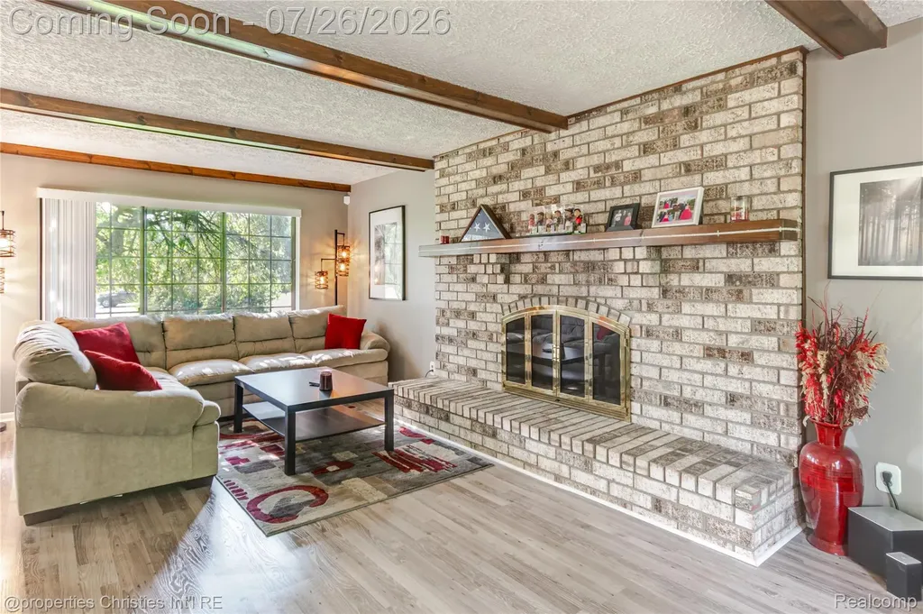 1317 S Williams Lake Road Waterford Charter Township MI 48327