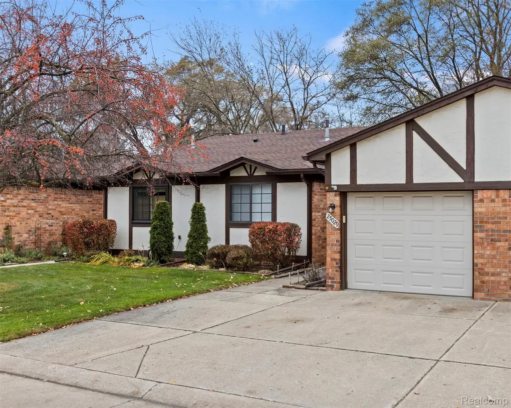 25029 Joanne Smith Drive Warren City MI 48091