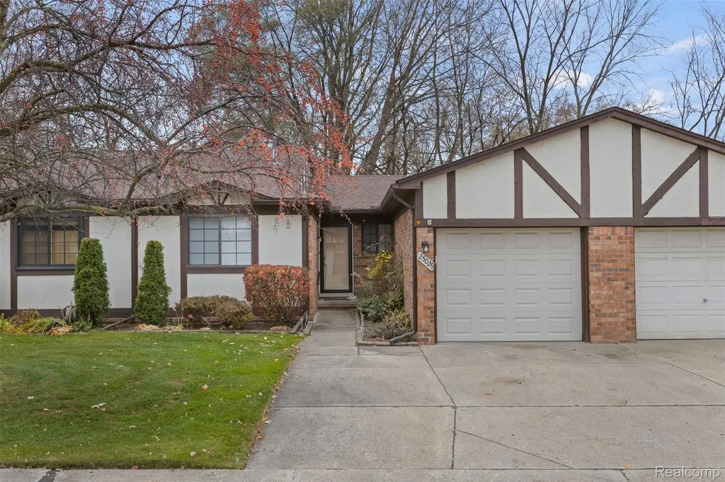 25029 Joanne Smith Drive Warren City MI 48091