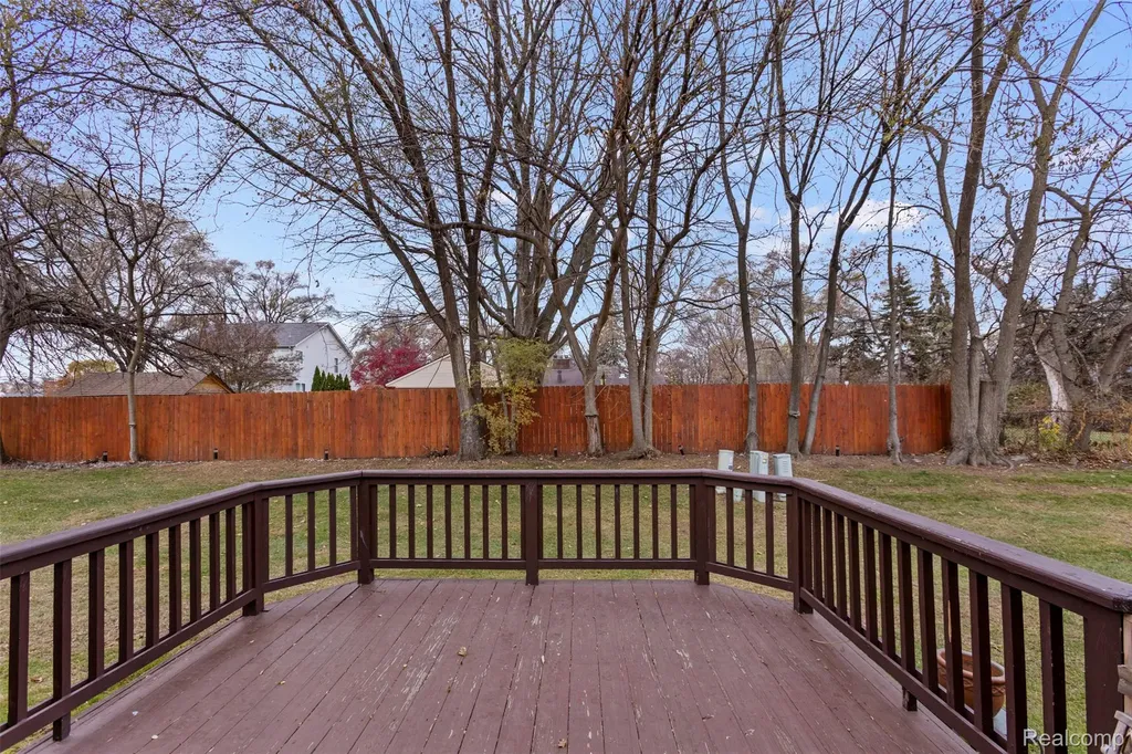 25029 Joanne Smith Drive Warren City MI 48091