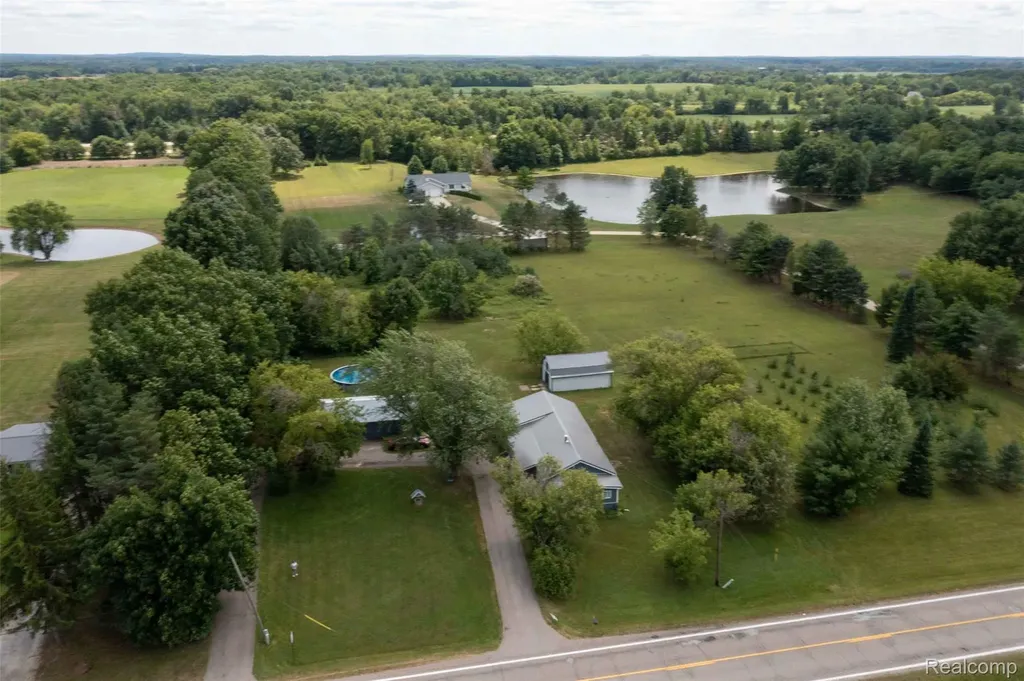 5761 Genesee Road Elba Township MI 48446