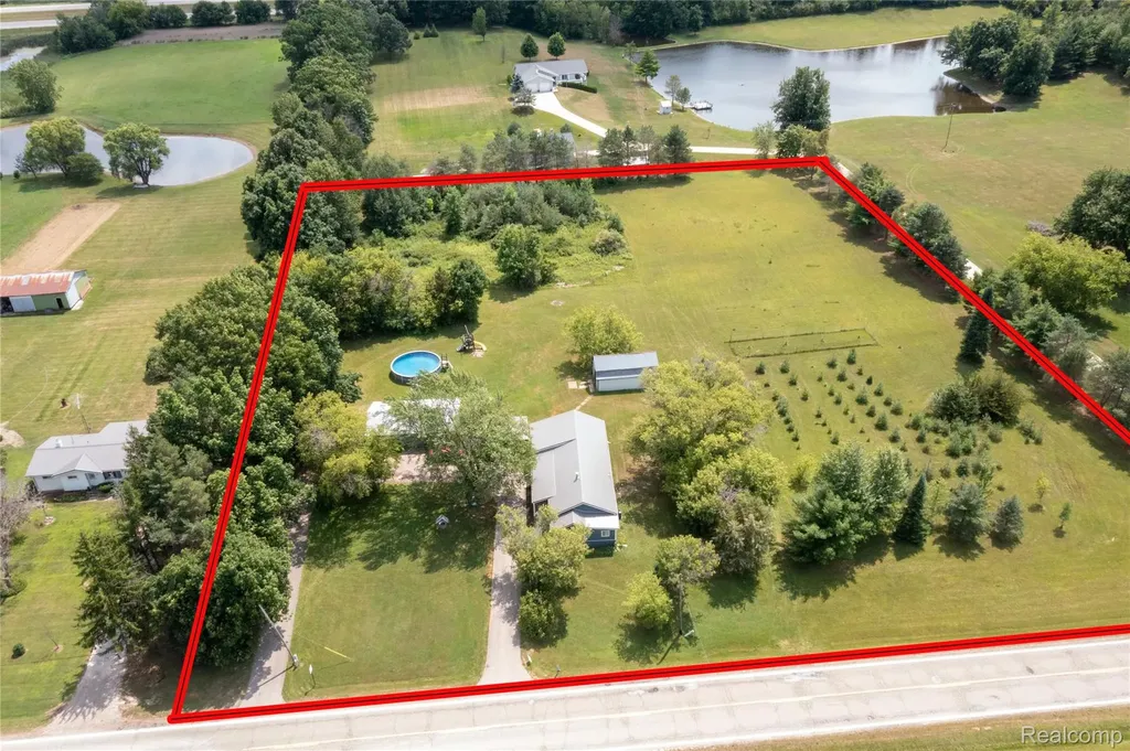 5761 Genesee Road Elba Township MI 48446