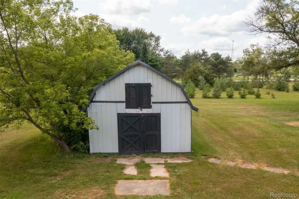 5761 Genesee Road Elba Township MI 48446