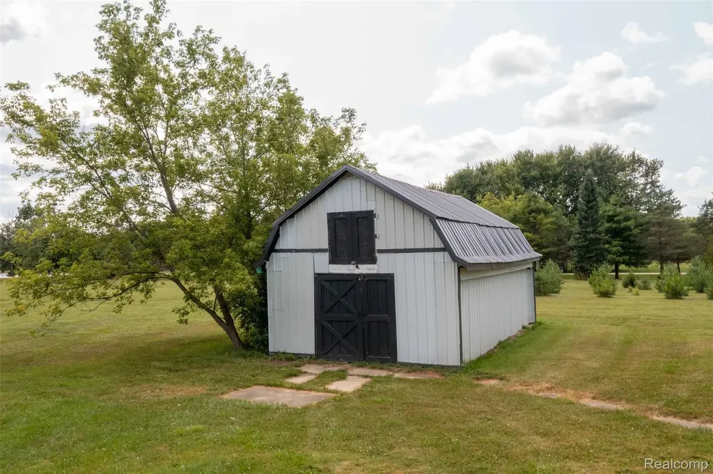 5761 Genesee Road Elba Township MI 48446