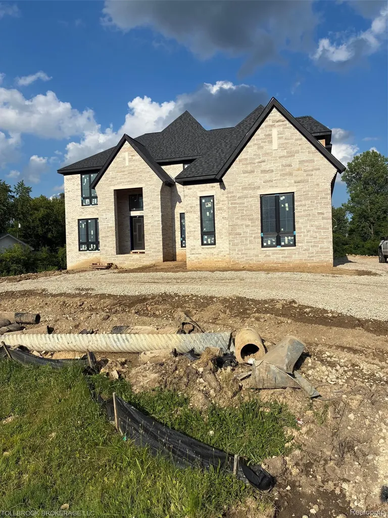 3356 Alpine Troy City MI 48084