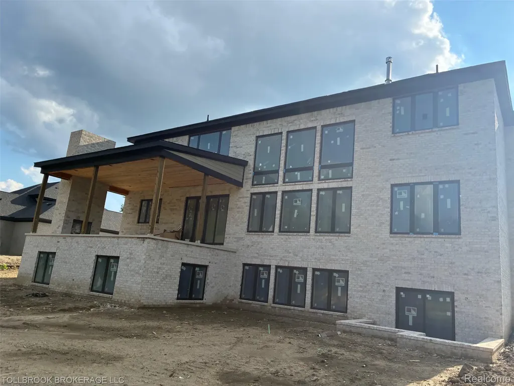3356 Alpine Troy City MI 48084
