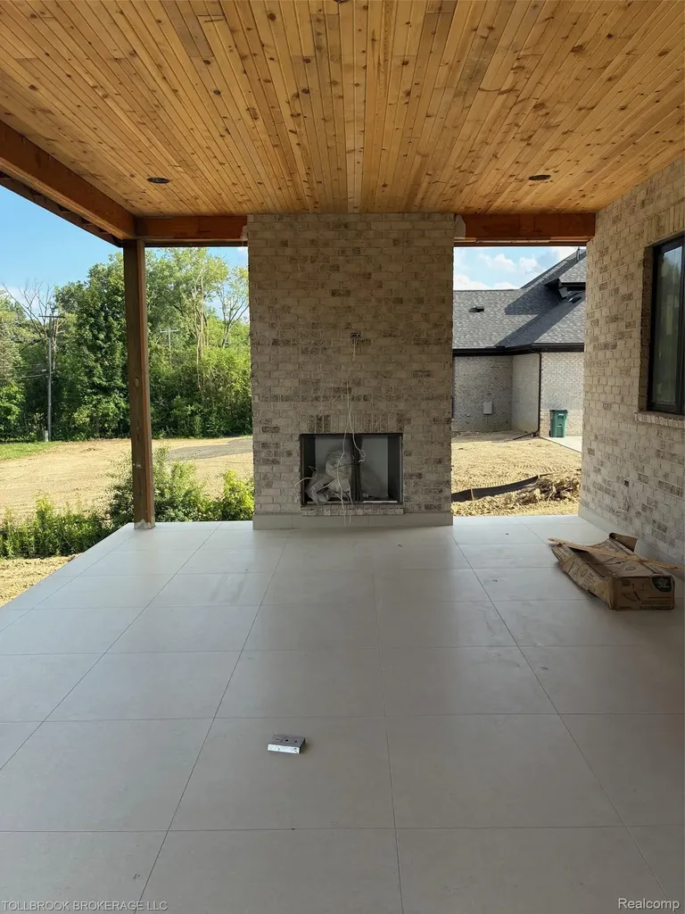 3356 Alpine Troy City MI 48084