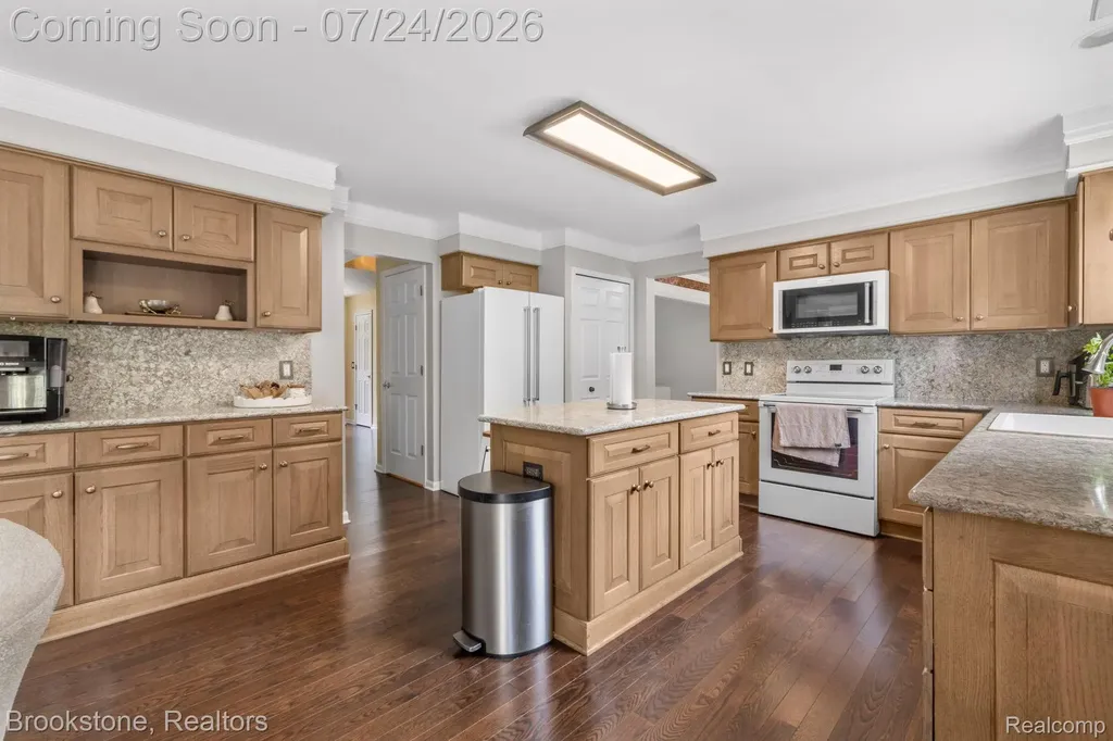 12495 Howland Park Drive Plymouth Charter Township MI 48170