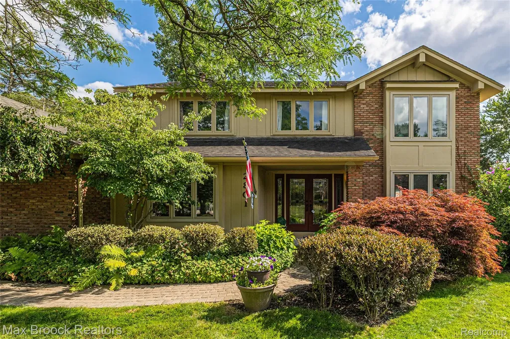 2801 Baltane Road West Bloomfield Charter Township MI 48323