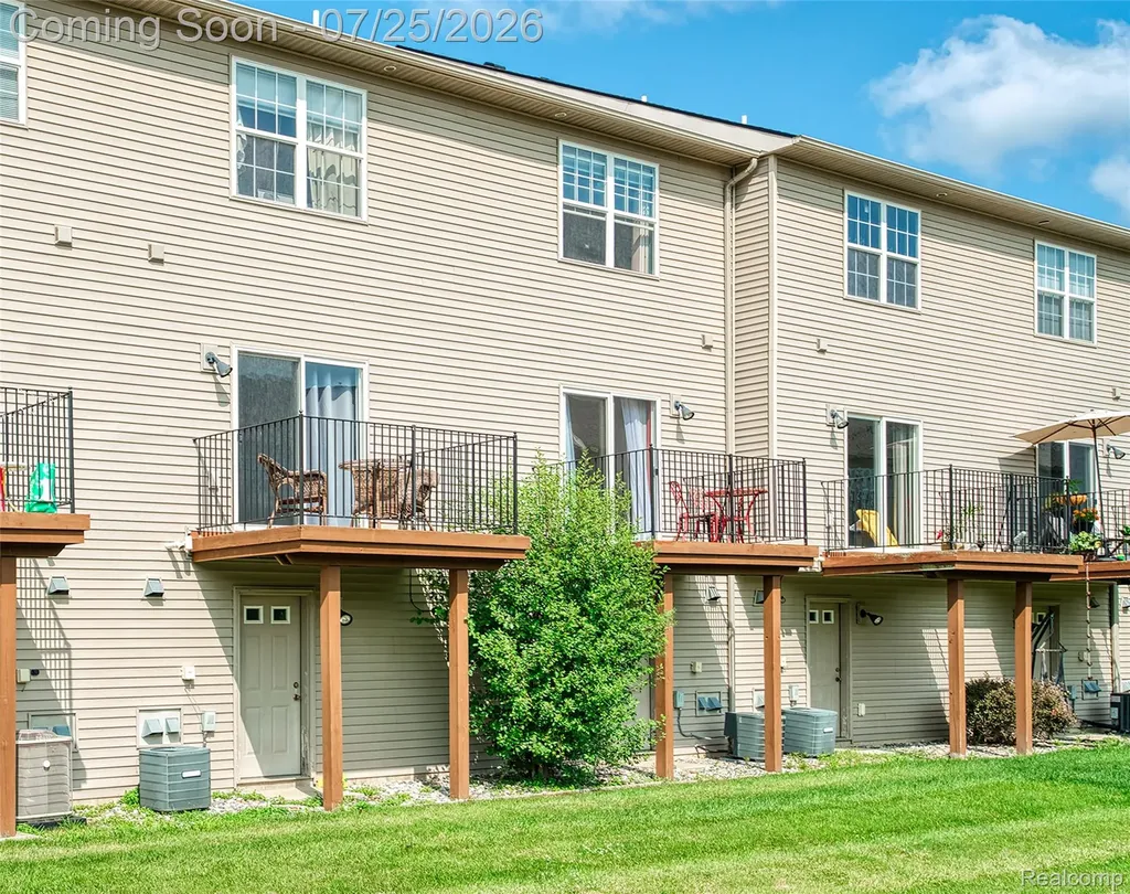 2204 Knotty Pine Trail Howell Township MI 48855