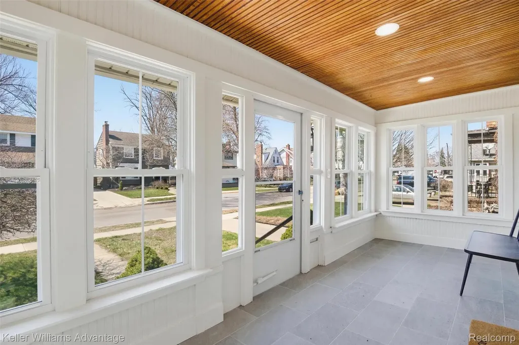 1029 Longfellow Avenue Royal Oak City MI 48067