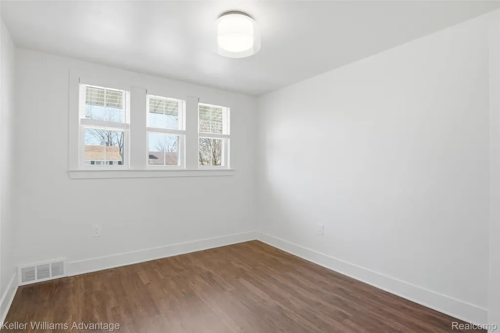 1029 Longfellow Avenue Royal Oak City MI 48067