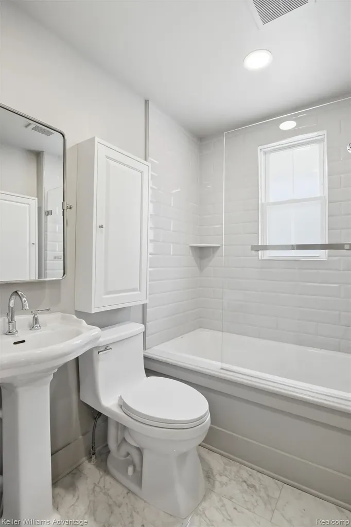 1029 Longfellow Avenue Royal Oak City MI 48067