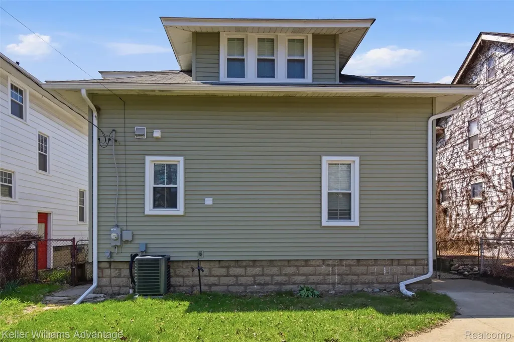 1029 Longfellow Avenue Royal Oak City MI 48067