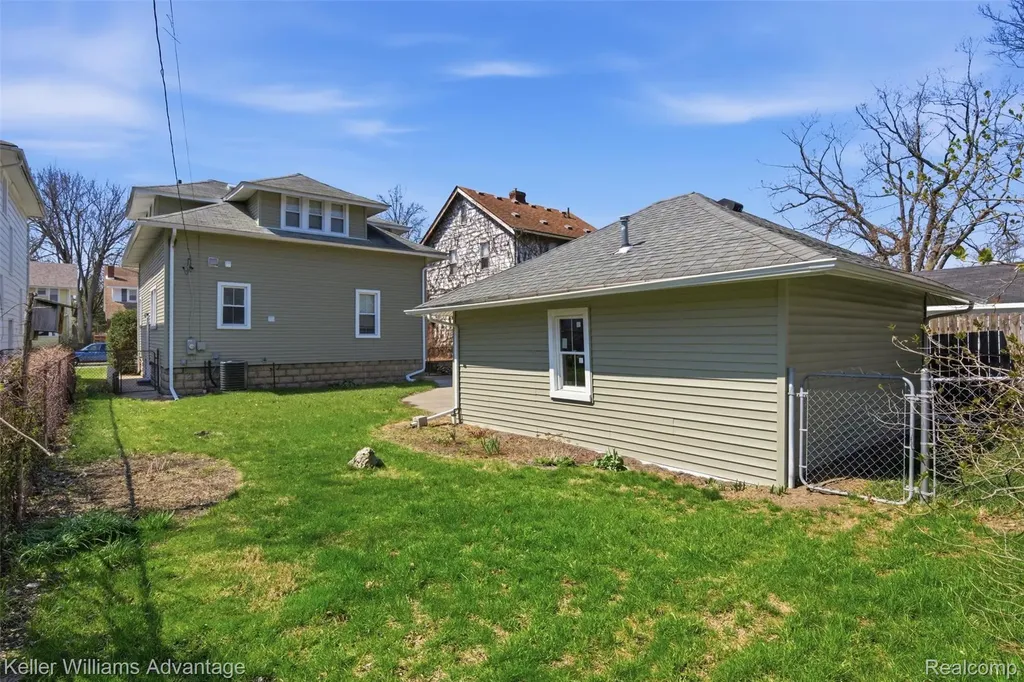 1029 Longfellow Avenue Royal Oak City MI 48067