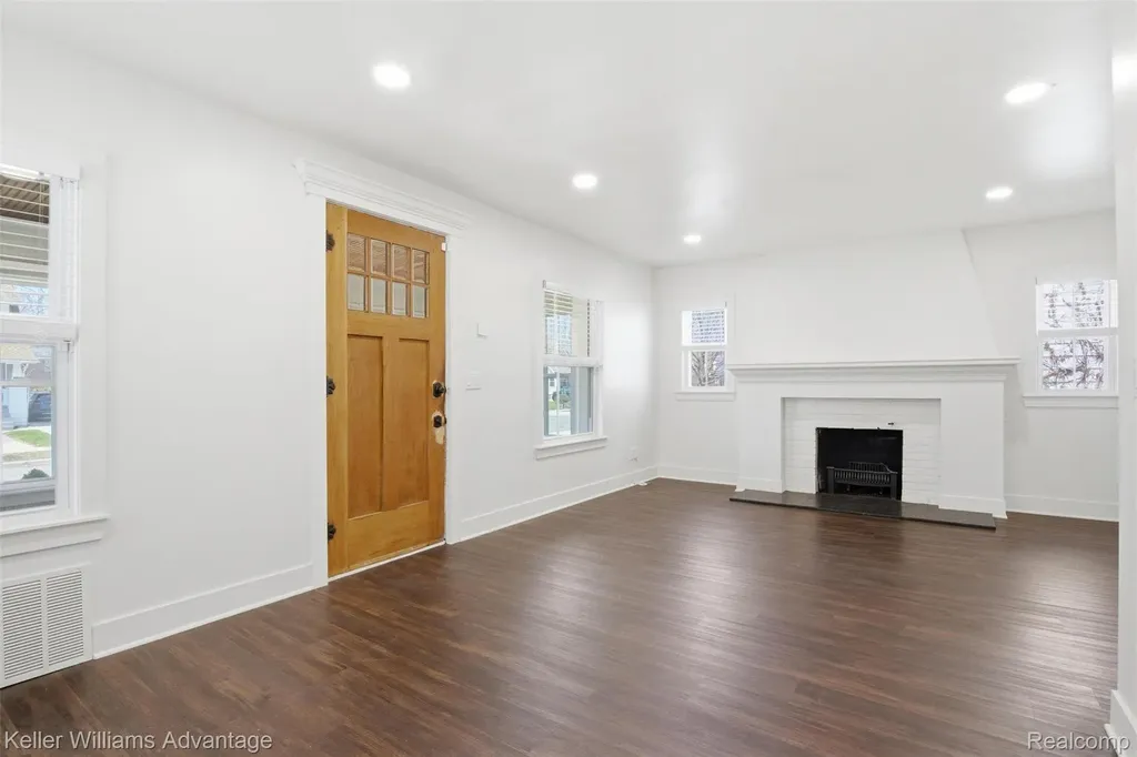 1029 Longfellow Avenue Royal Oak City MI 48067