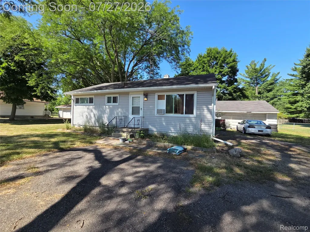 6056 Dort Highway Grand Blanc Charter Township MI 48439