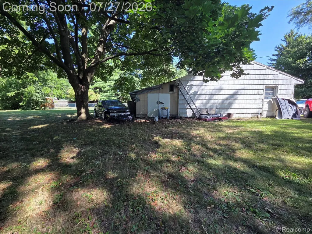 6056 Dort Highway Grand Blanc Charter Township MI 48439