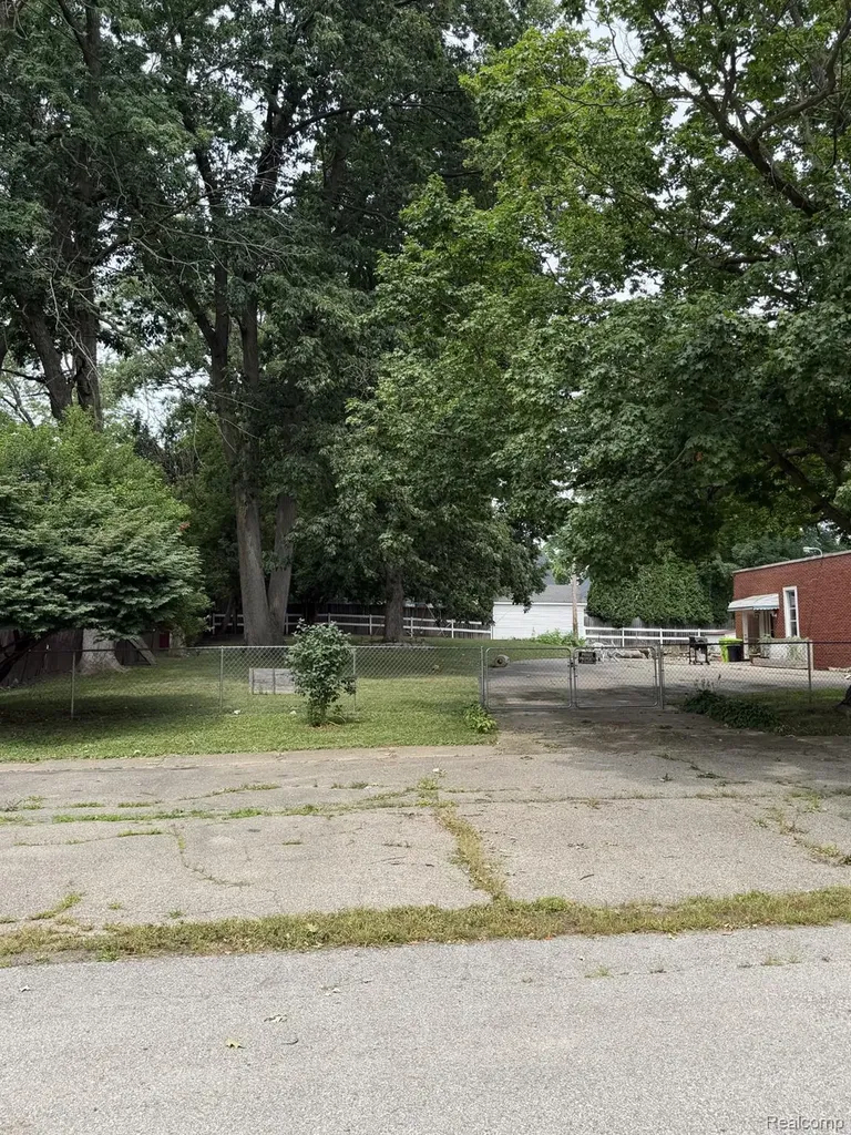 4220 3rd Street Brown City City MI 48416